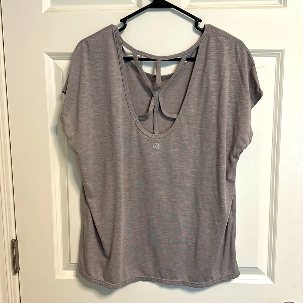 Size medium - Picture 2 of 2